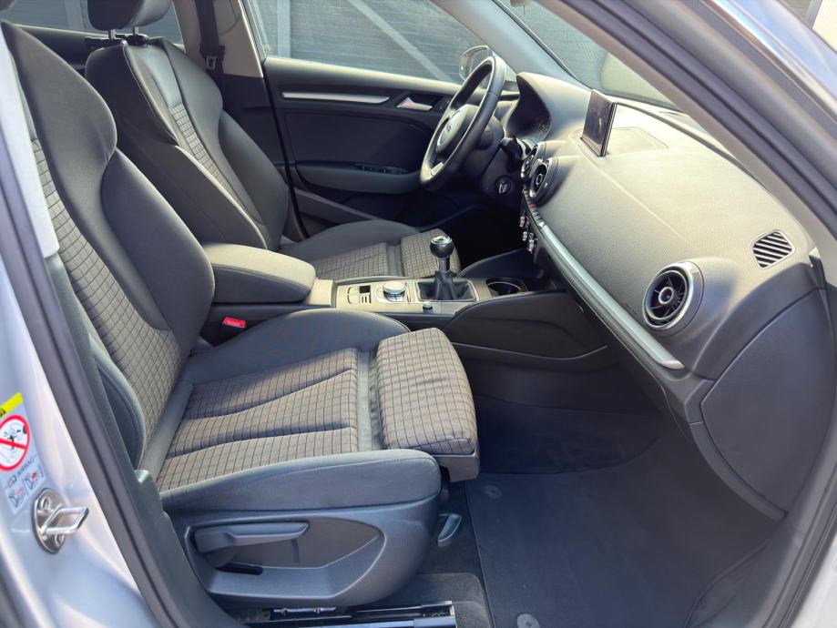 Audi A3 Sportback 2,0 TDI Ambition, fotografija 10