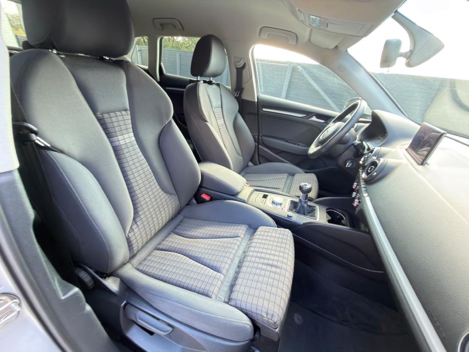 Audi A3 Sportback 2,0 TDI Ambition, fotografija 12