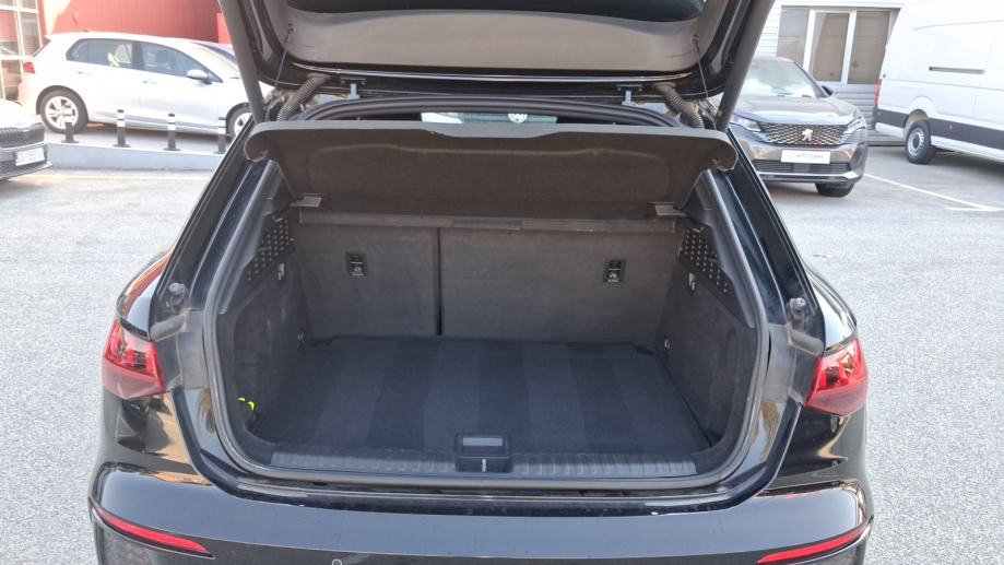 AUDI A3 Sportback 2023 • PREMIUM jamstvo • AutoZubak Rabljena, fotografija 12