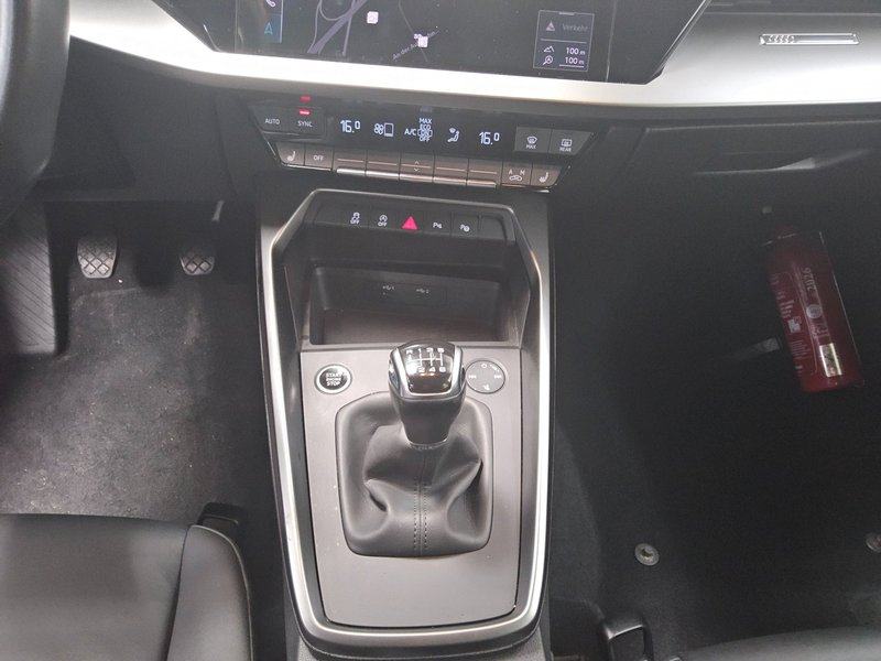 Audi A3 Sportback 30 TDI S line • digitalni instrumenti • koža, fotografija 6