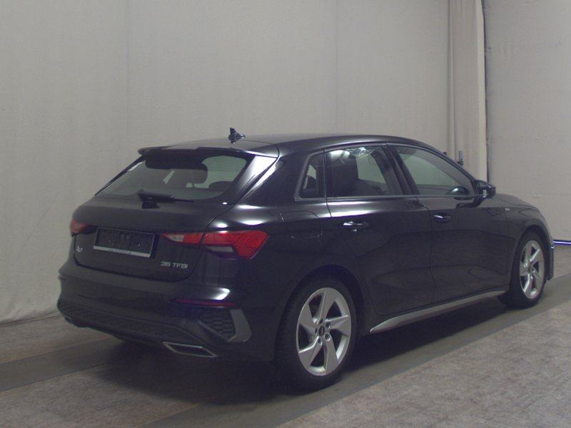 Audi A3 Sportback 30 TFSI S line automatik • digitalni instrumenti • L, fotografija 4