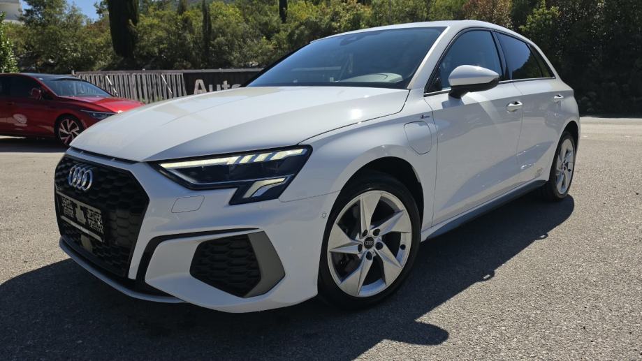 AUDI A3 SPORTBACK 40 TFSI e S LINE – 204 KS – PLUG-IN HYBRID, fotografija 3