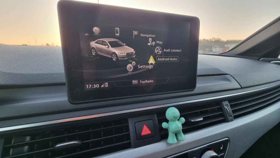 Audi A4 2,0 TDI automatik, 3x S line, LED, alkantara, 140kw, fotografija 10