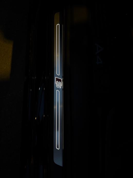 Audi A4 2,0 TDI automatik, fotografija 12