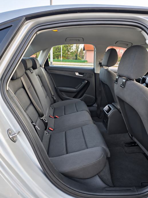 Audi A4 2,0 TDI automatik, fotografija 17