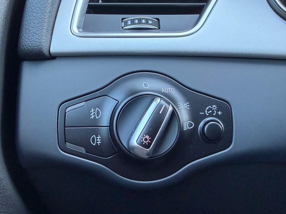 Audi A4 2,0 TDI - Led, Xenon, Navigacija, Jamstvo, Top stanje, fotografija 19
