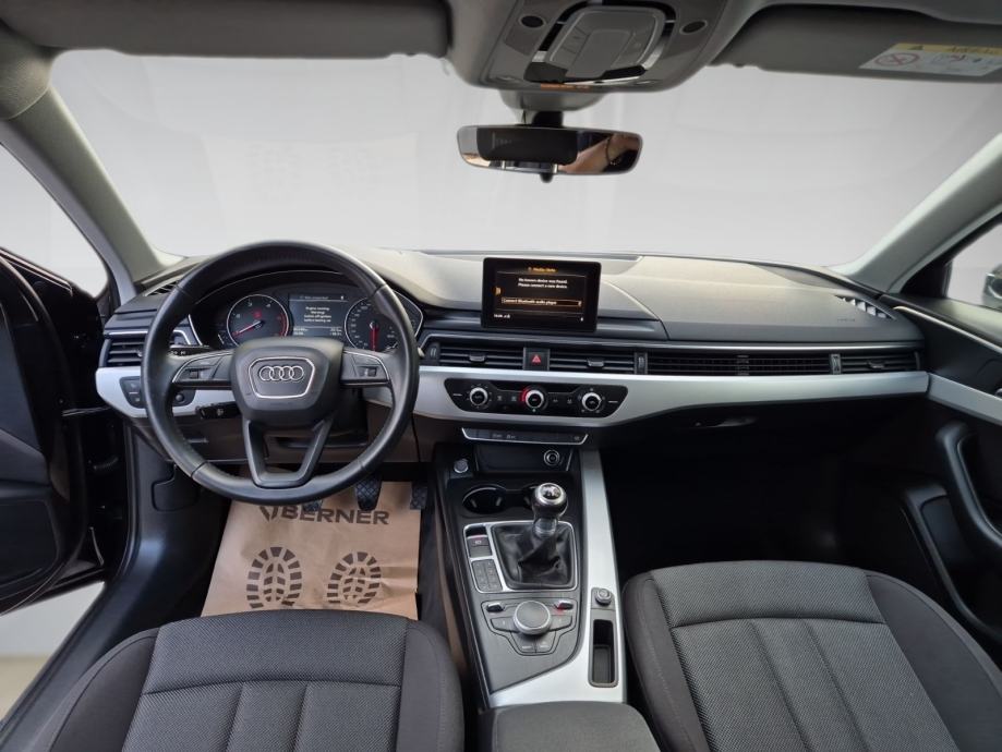 Audi A4 2,0 TDI ***81000***TKM SERVISNA KNJIGA, fotografija 13