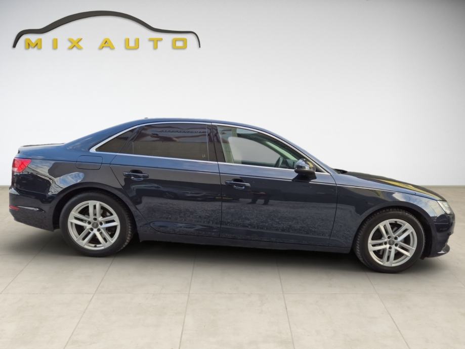 Audi A4 2,0 TDI ***81000***TKM SERVISNA KNJIGA, fotografija 6