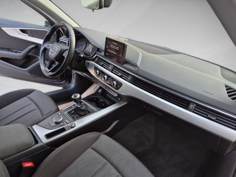 Audi A4 2,0 TDI ***81000***TKM SERVISNA KNJIGA, fotografija 16