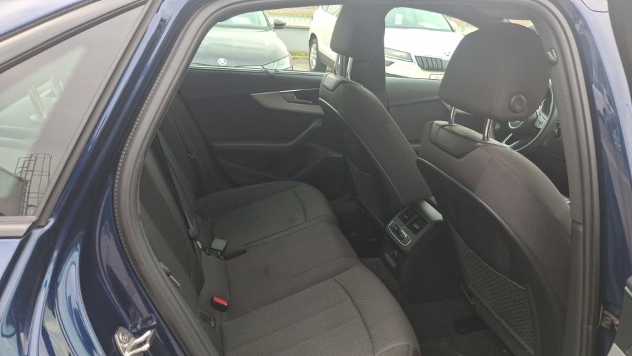 AUDI A4 2024 • AKCIJSKA CIJENA • AutoZubak Rabljena, fotografija 10