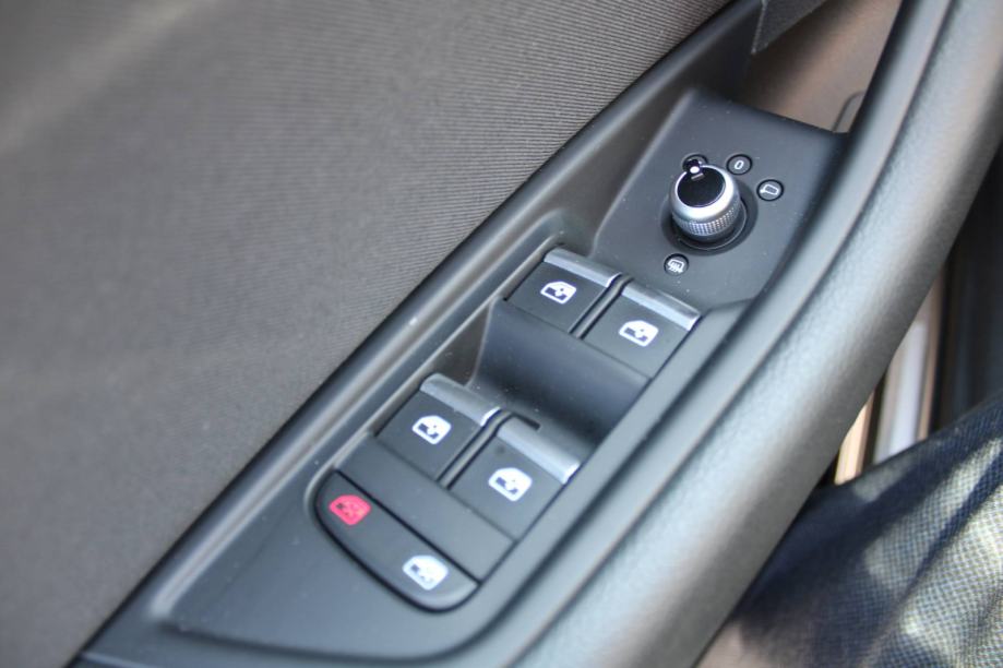 Audi A4 30 TDi AUTOMATIK - nije uvoz, fotografija 14