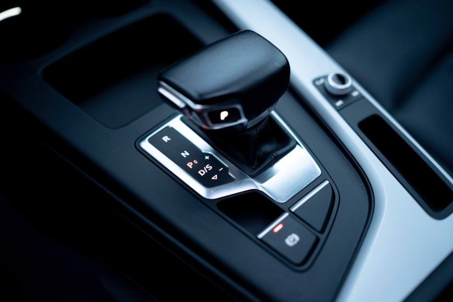 Audi A4 30 TDI S-Tronic/Mild-Hybrid/Panorama/Virtual Cockpit, fotografija 15
