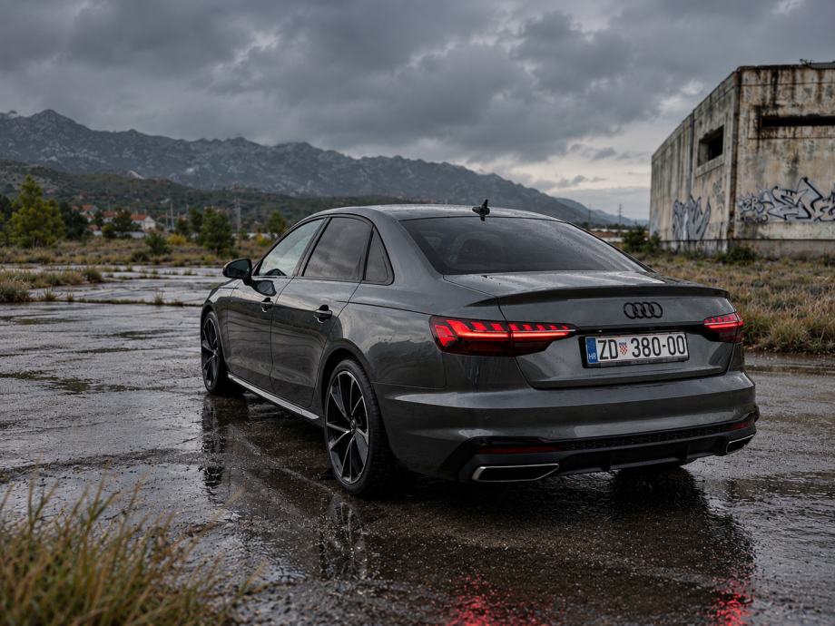 Audi A4 35 TDI S tronic 3x S line | Matrix | Masaža | El. kuka |, fotografija 3