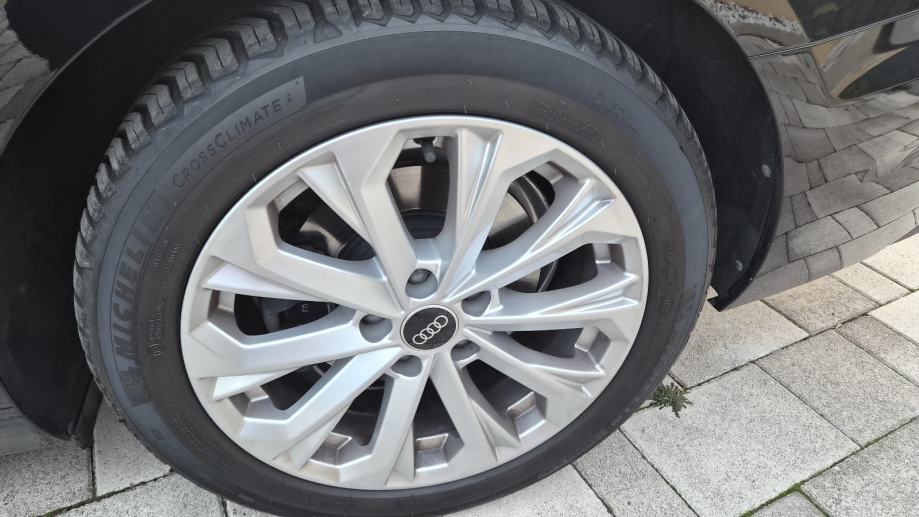 Audi A4 35 TFSI Edition 10, 2023. godište – 22.000 km, jamstvo, fotografija 9