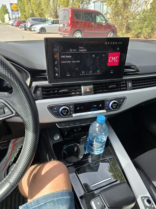 Audi A4 35 TFSI, S tronic, S line, prvi vlasnik, tvornička garancija, fotografija 11