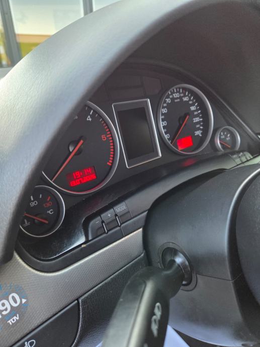 Audi A4 Avant 1,9 TDI automatik, fotografija 19