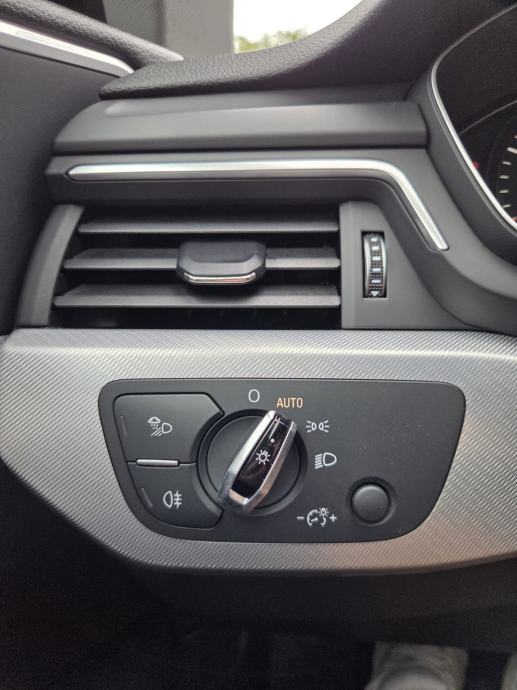 Audi A4 Avant 2,0 TDI automatik, fotografija 13