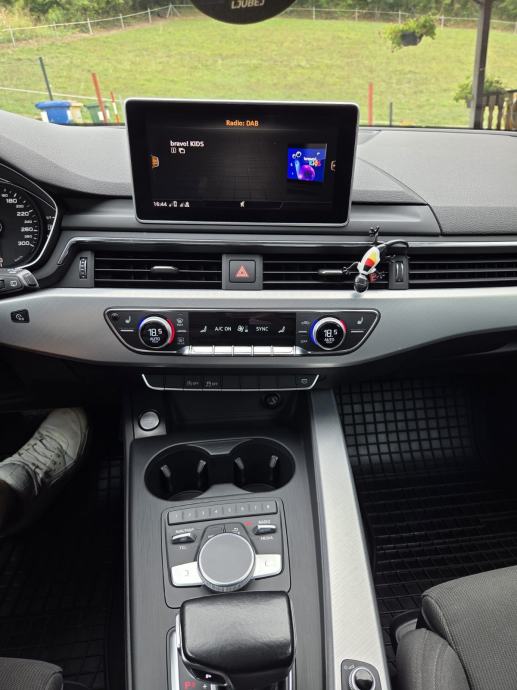 Audi A4 Avant 2,0 TDI automatik, fotografija 11