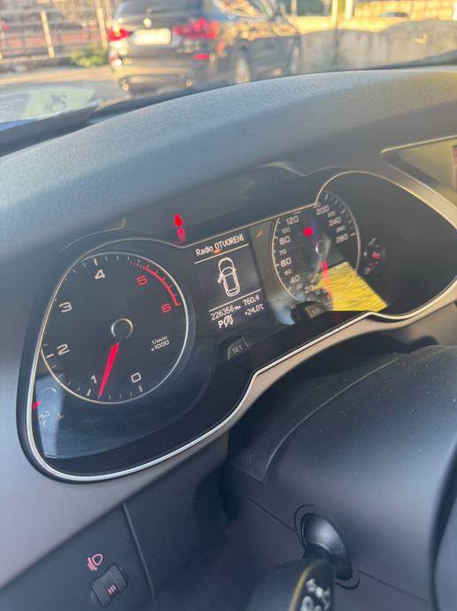 Audi A4 Avant 2,0 TDI automatik, fotografija 3