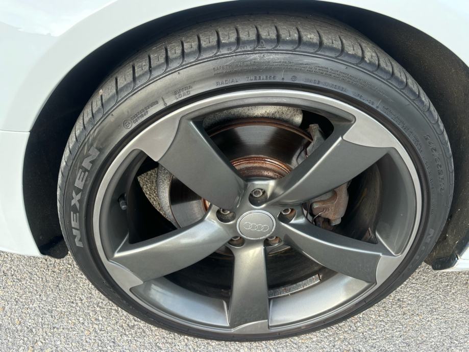 Audi A4 Avant 2,0 TDI, fotografija 10