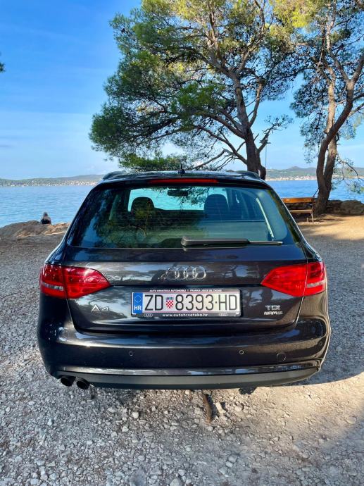 Audi A4 Avant 2,0 TDI, fotografija 2