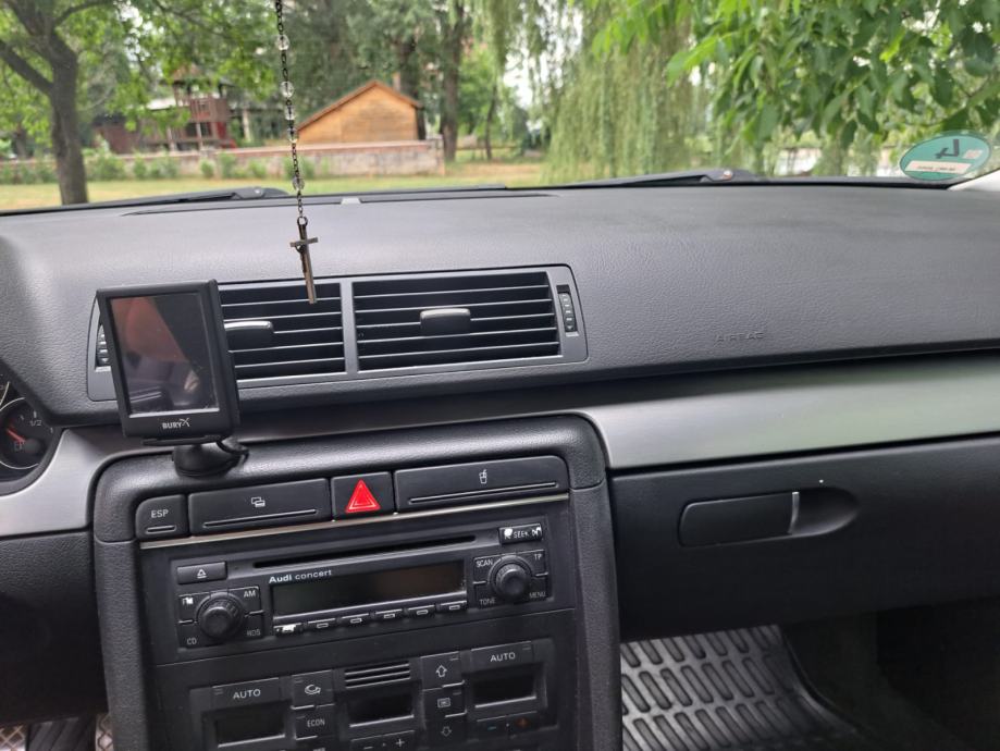 Audi A4 Avant 2,0 TDI, fotografija 9