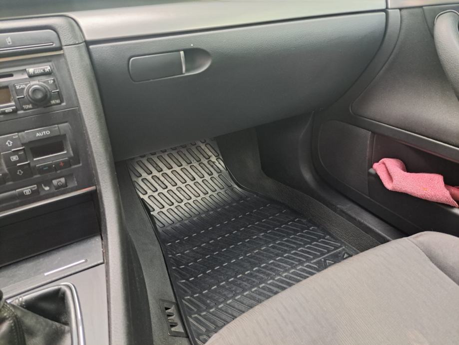 Audi A4 Avant 2,0 TDI, fotografija 11