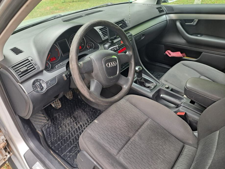 Audi A4 Avant 2,0 TDI, fotografija 3