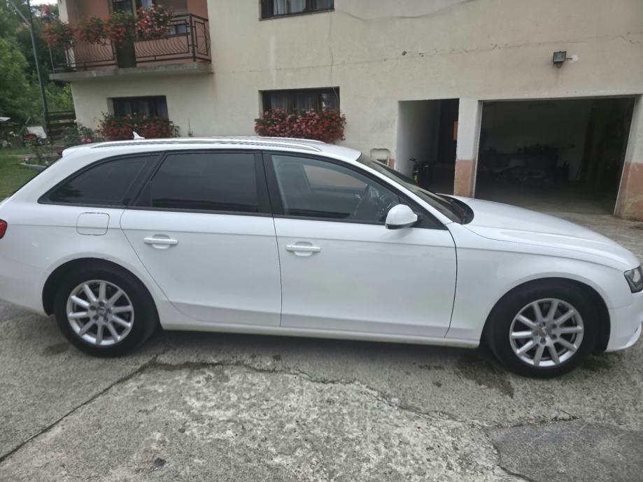 Audi A4 Avant 2,0 TDI, fotografija 2
