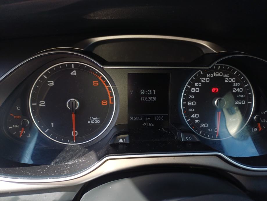 Audi A4 Avant 2,0 TDI Sport, fotografija 4