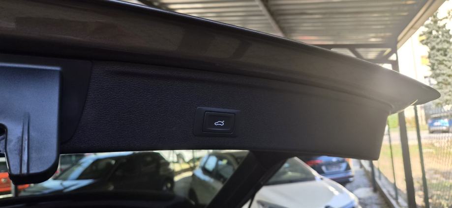 Audi A4 Avant 30 TDI **LED, koža, grijanje sjedala, odličan**, fotografija 13