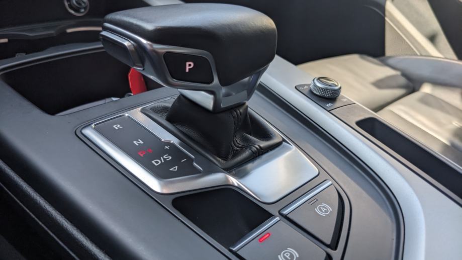 AUDI A4 AVANT 30 TDI S-TRONIC ADVANCED+, fotografija 20