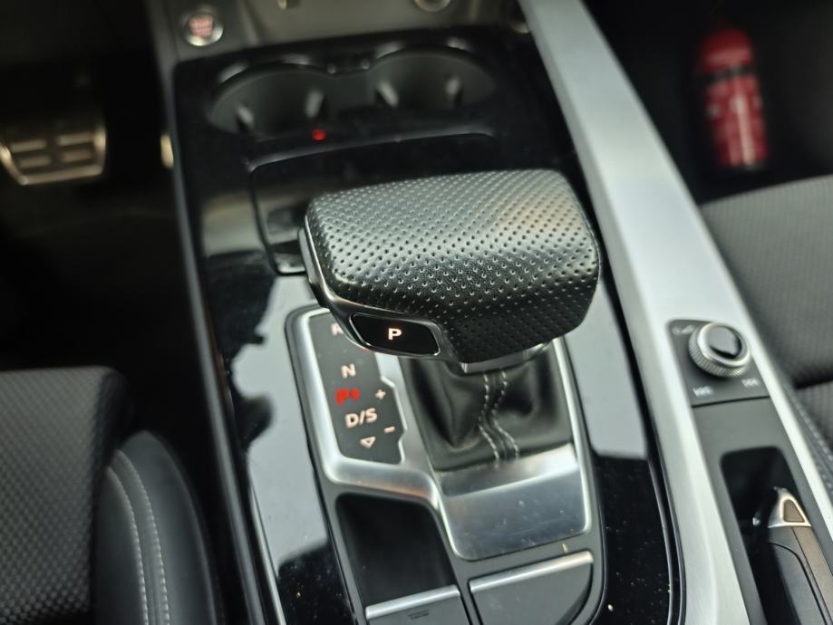Audi A4 Avant 30 TDI S line 2022 god., fotografija 8