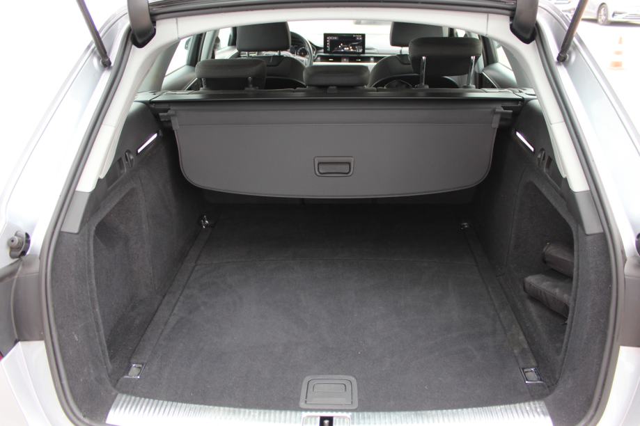 Audi A4 Avant 30 TDI S tr, fotografija 15