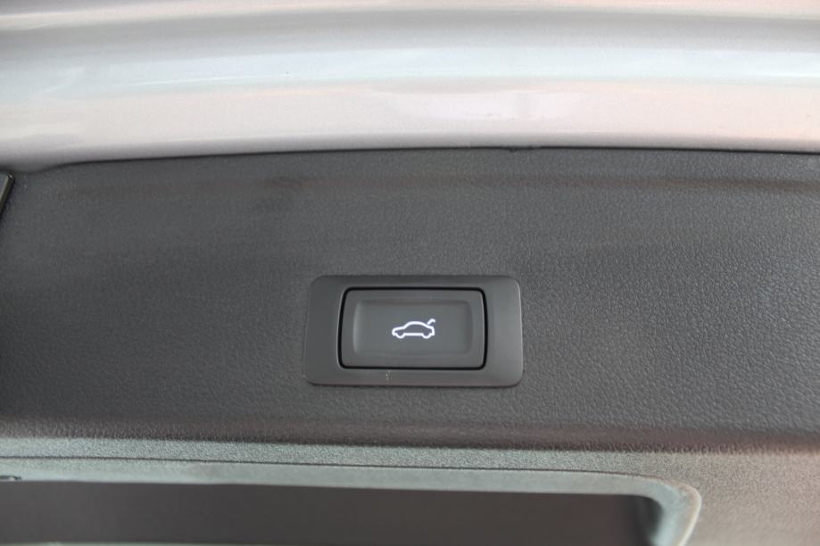 Audi A4 Avant 30 TDI S tr, fotografija 16