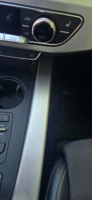 Audi A4 Avant 35 TDI S LINE / HR / VELIKI SERVIS !, fotografija 20