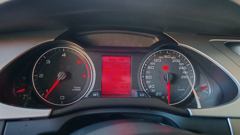 Audi A4 B8 2.0 TDI, fotografija 12