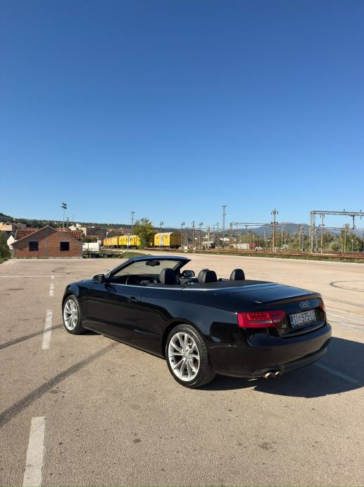 Audi A5 Cabrio 2,0 TDI, fotografija 9