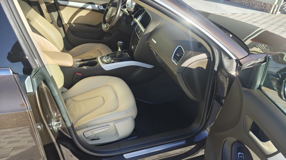 Audi A5 Sportback 2,0 TDI, reg 1 god, servisna, kao nov, fotografija 11