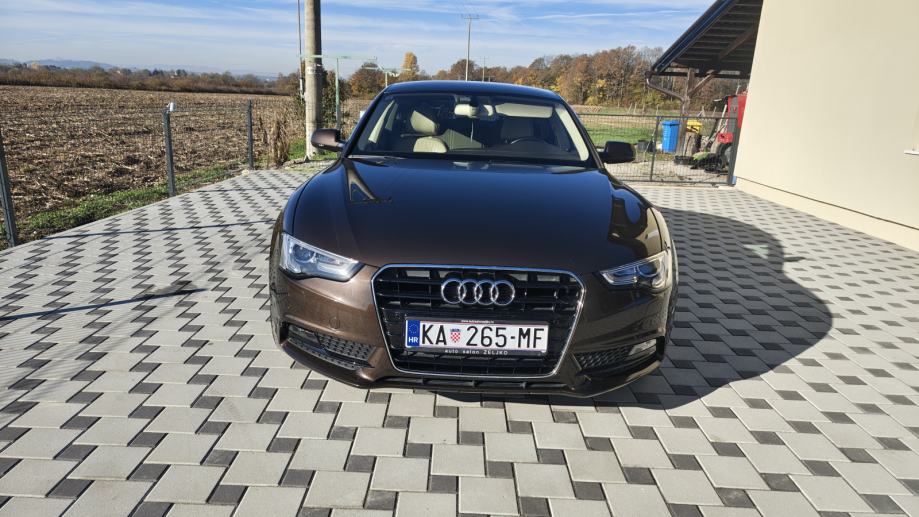 Audi A5 Sportback 2,0 TDI, reg 1 god, servisna, kao nov, fotografija 2