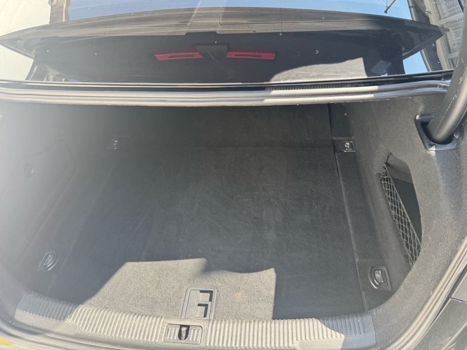 Audi A6 2,0 TDI automatik, fotografija 8