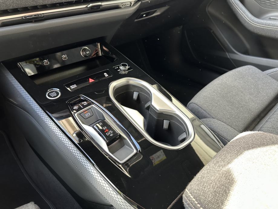 Audi A6 40TDI *S LINE+*ACC*MATRIX*360°*TECH PLUS*NOVO*KUKA*, fotografija 14
