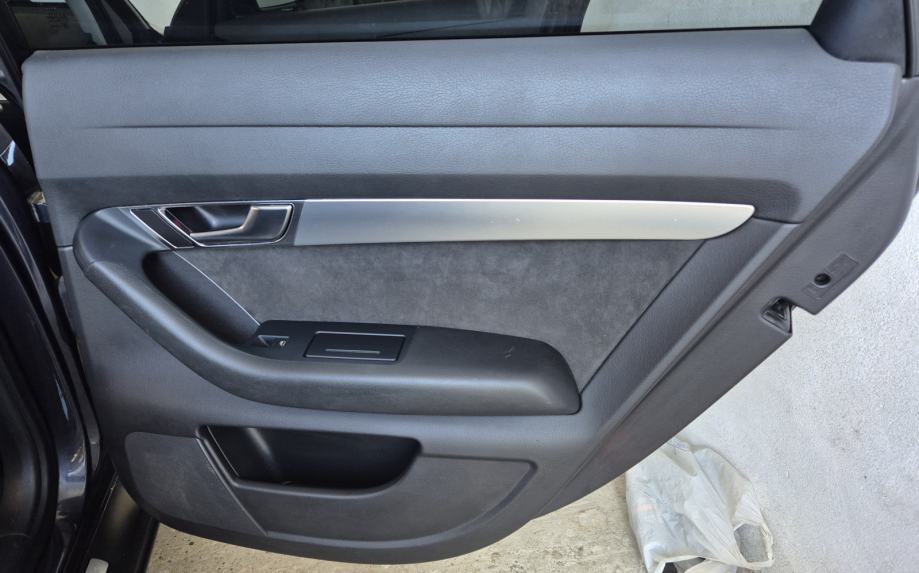 AUDI A6 AVANT 2.0 TDI, BOGATO OPREMLJEN, ODRŽAVAN I UREDNO SERVISIRAN, fotografija 20