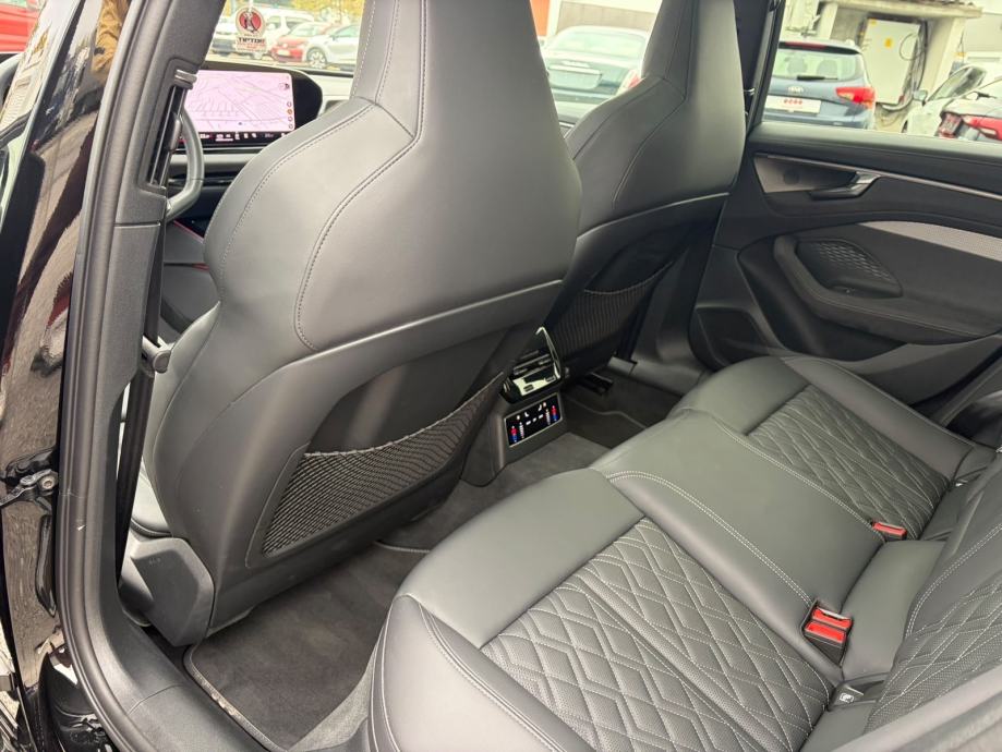 Audi A6 Avant 2.0 Turbo Hybrid 2025. Ful oprema, 10.800 km, 83.000 €, fotografija 8
