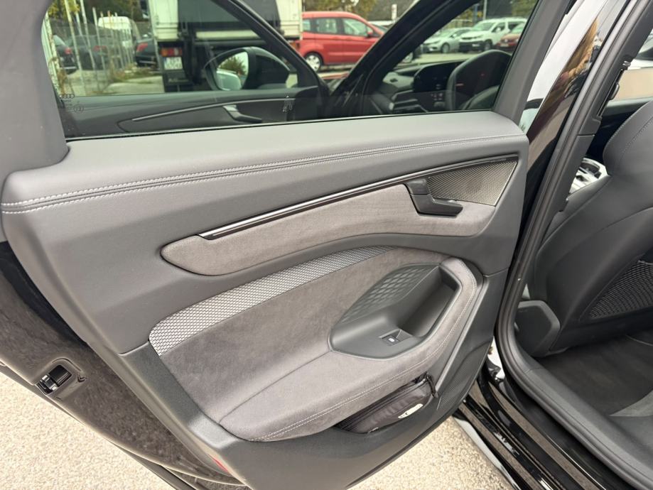Audi A6 Avant 2.0 Turbo Hybrid 2025. Ful oprema, 10.800 km, 83.000 €, fotografija 10