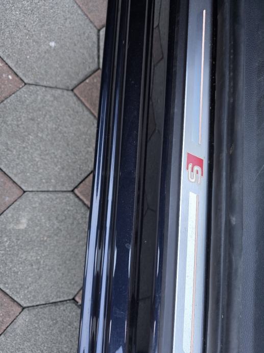 Audi A6 Avant 40 TDI S line 2023g, fotografija 8