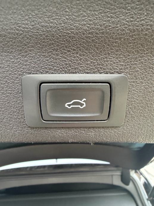 Audi A6 avant 40 TDI S-line, reg, vel.servis, 2 seta, fotografija 18