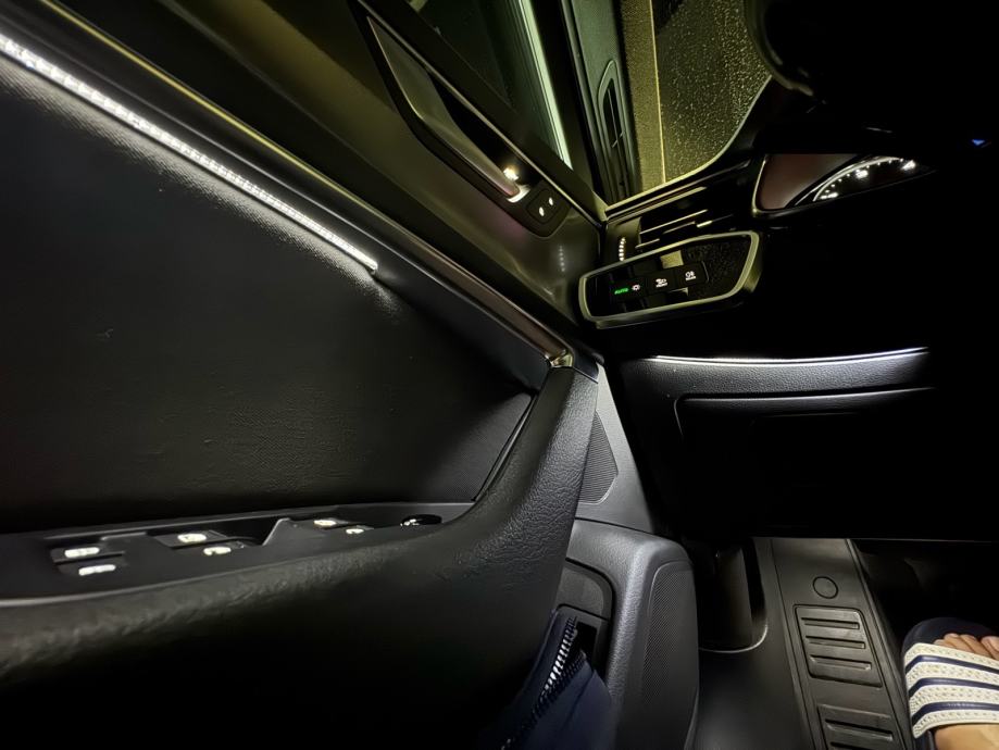 Audi A6 avant 40 TDI S-line, reg, vel.servis, 2 seta, fotografija 15