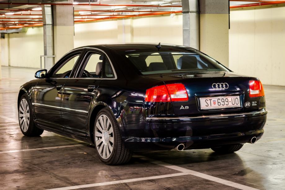 Audi a8 v8