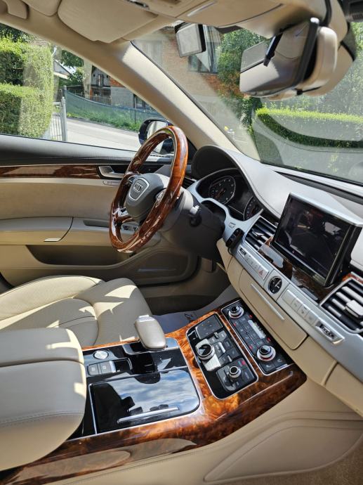 Audi A8 4.0 TFSI | 42.000 km | 435 ks, fotografija 11